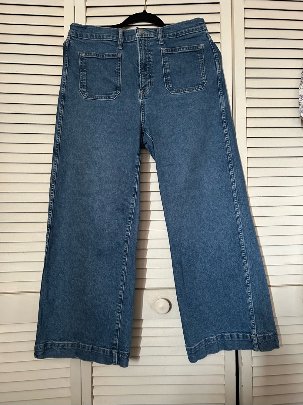 GAP Wide Leg Denim Jeans in Medium Blue
